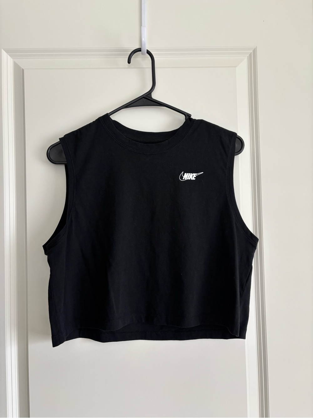 Nike Black Cropped Muscle Tank Top